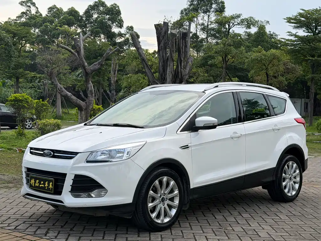 Ford Kuga 2016 — фото 1