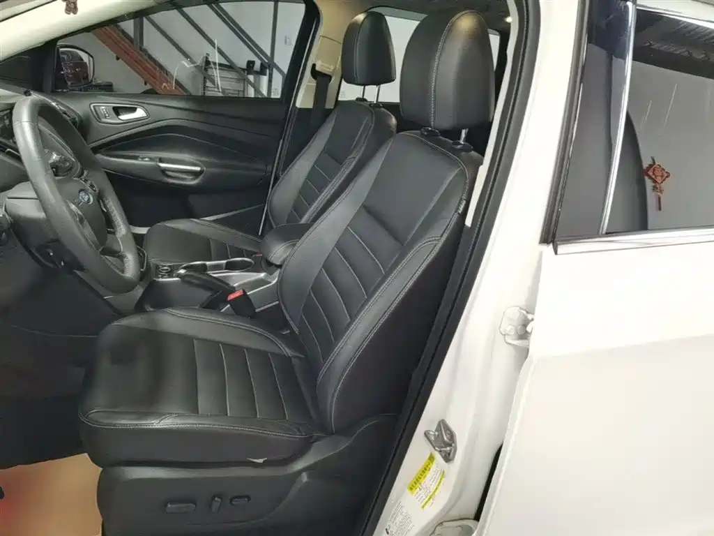 Ford Kuga 2015 — фото 15