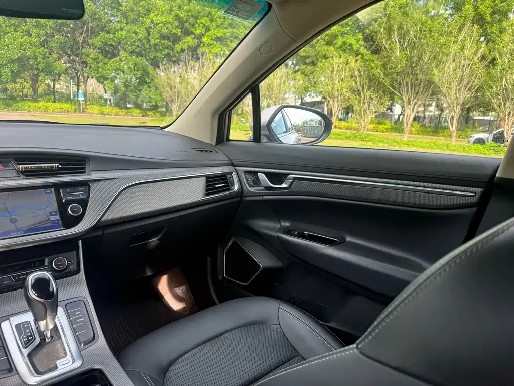Geely Emgrand GS 2018 — фото 13