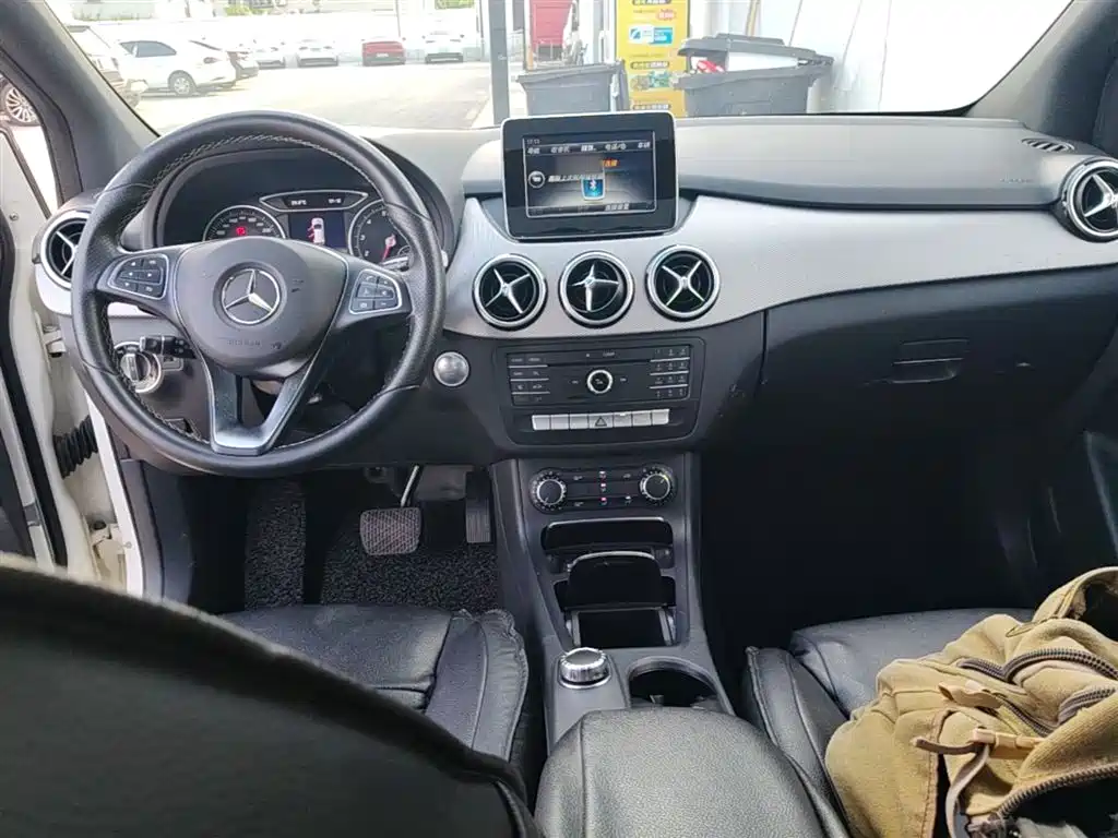 Mercedes-Benz B-Class 2017 — фото 10