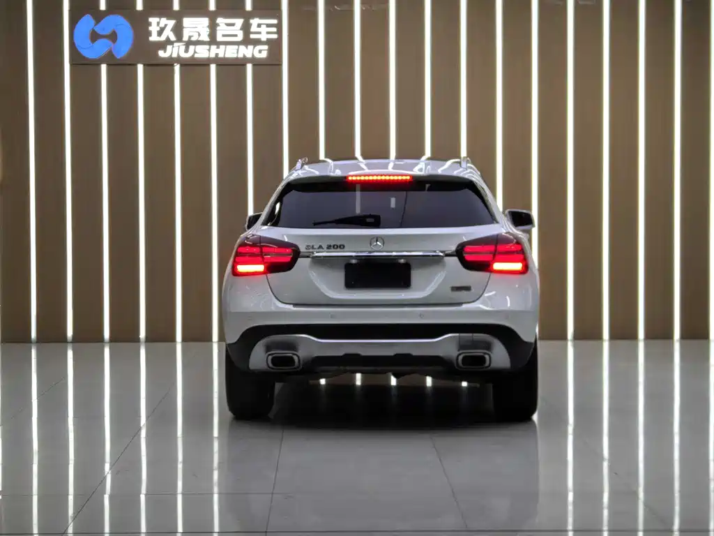 Mercedes-Benz GLA 2018 — фото 15