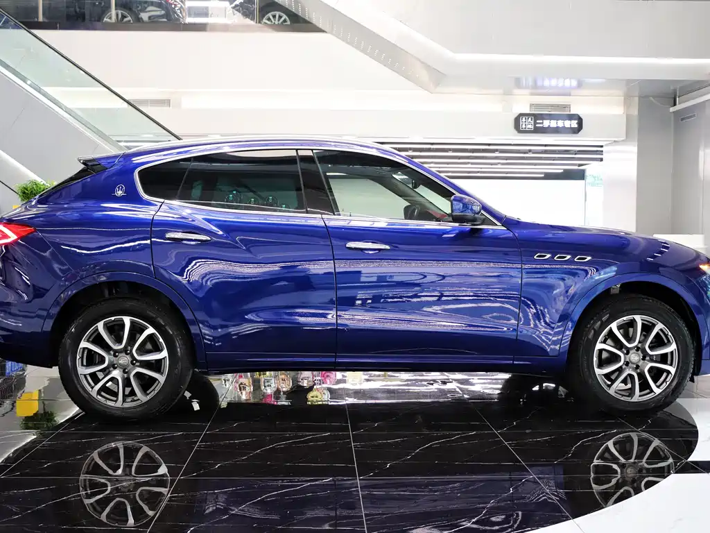 Maserati Levante 2017 — фото 4