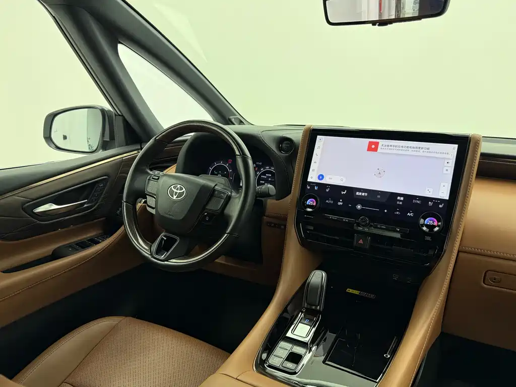 Toyota Alphard 2023 — фото 22