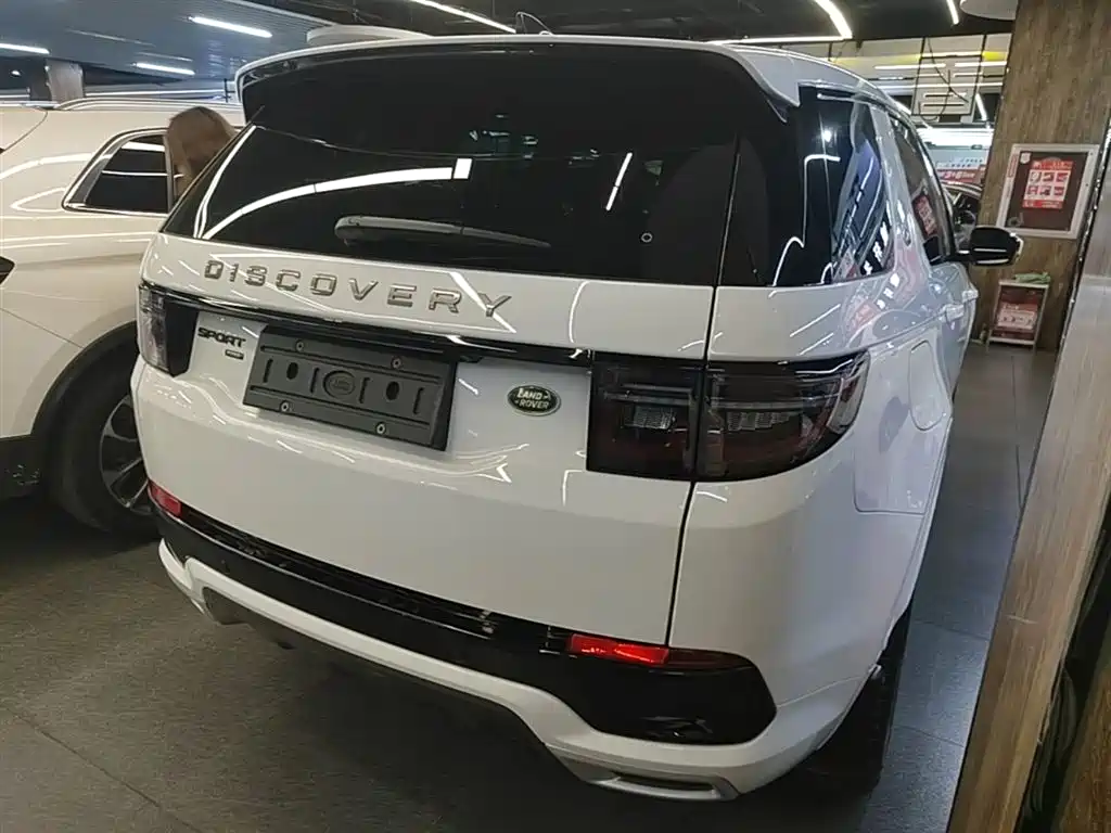 Land Rover Discovery Sport 2023 — фото 7