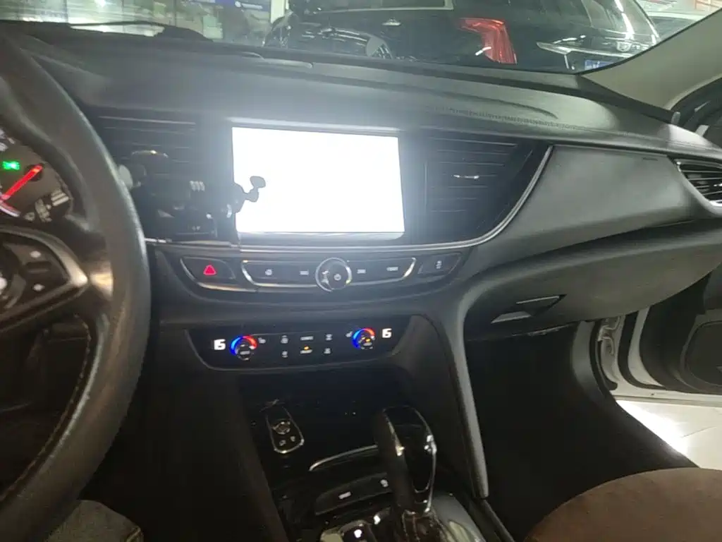 Buick Regal 2017 — фото 13