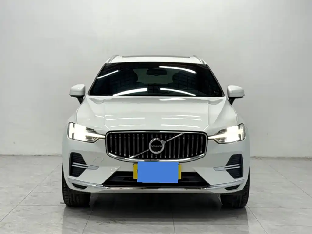 Volvo XC60 2023 — фото 2