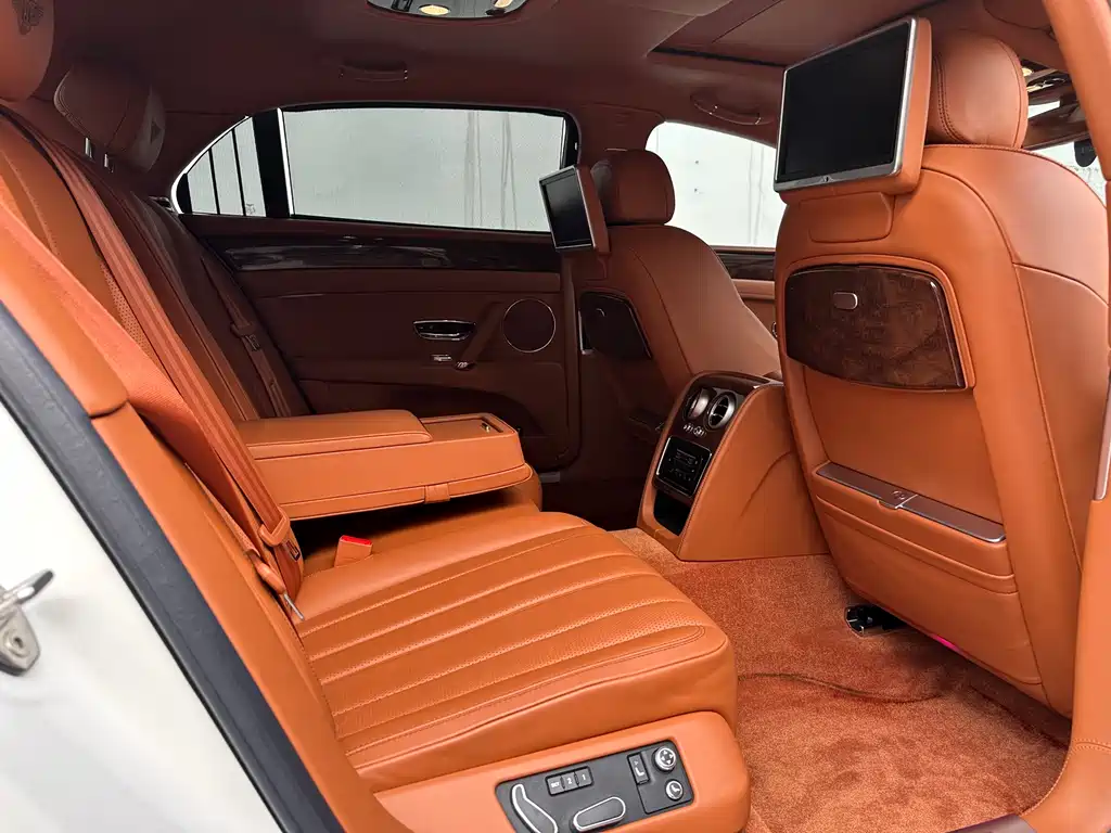Bentley Flying Spur 2016 — фото 9