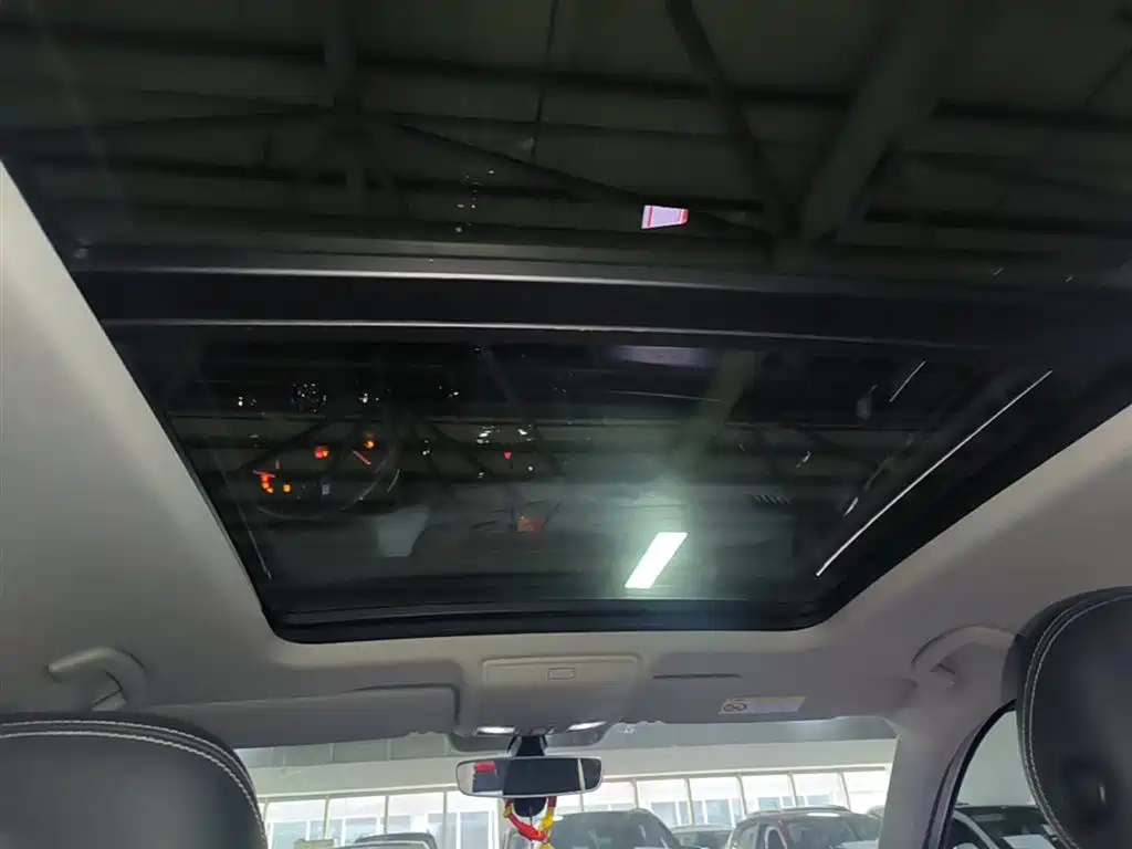 Volkswagen Tiguan L 2018 — фото 18