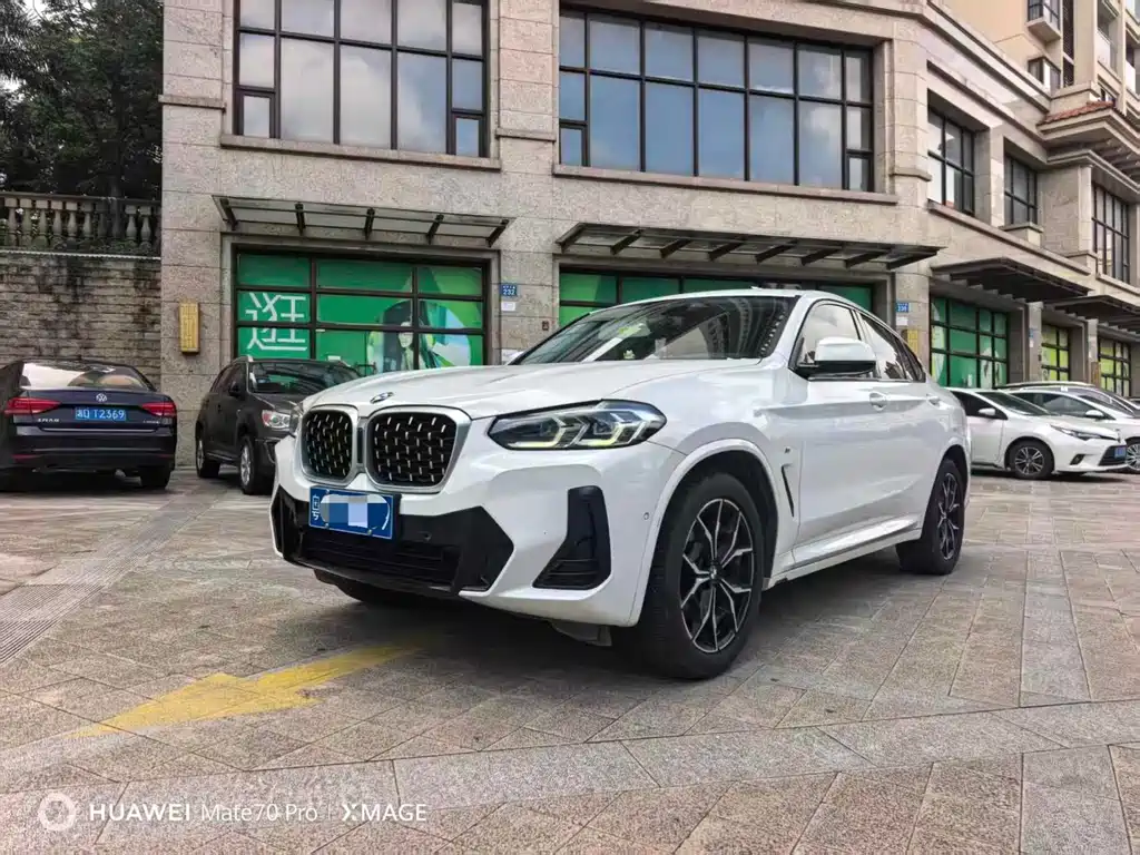 BMW X4 2022 — фото 1