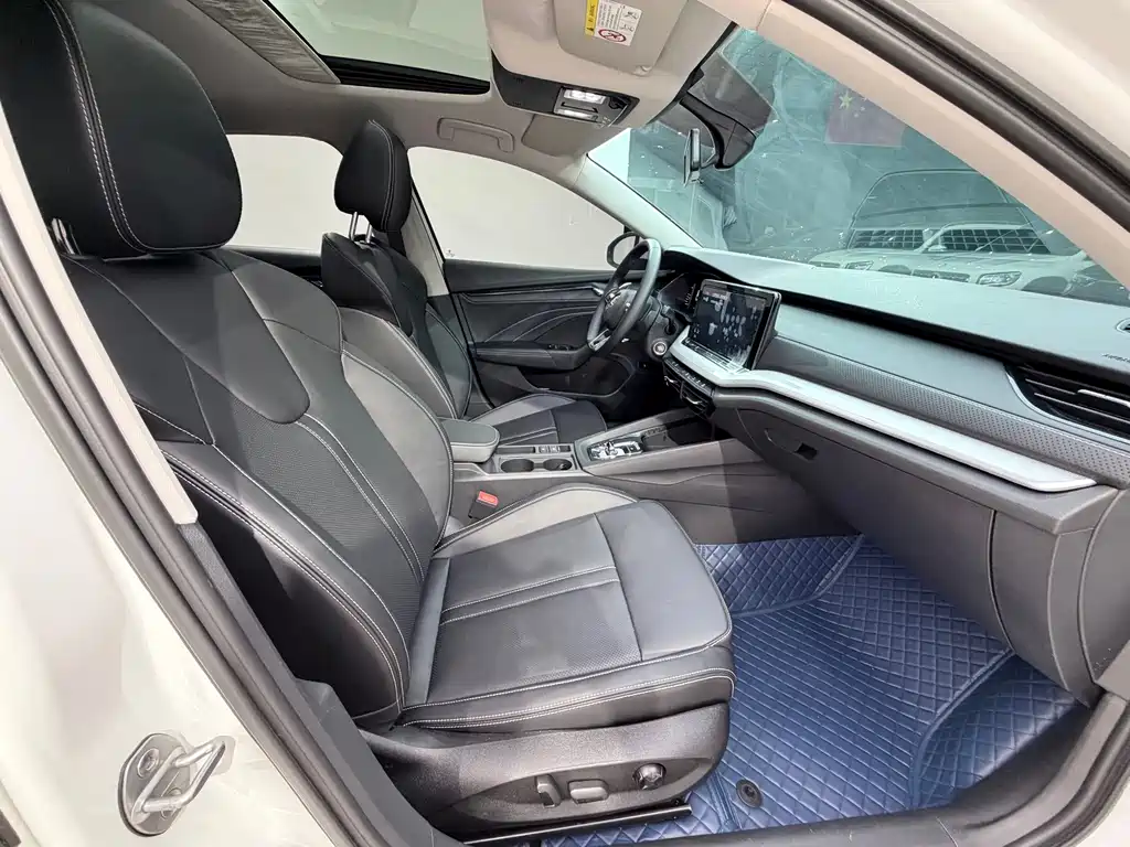 Skoda Octavia 2023 — фото 9