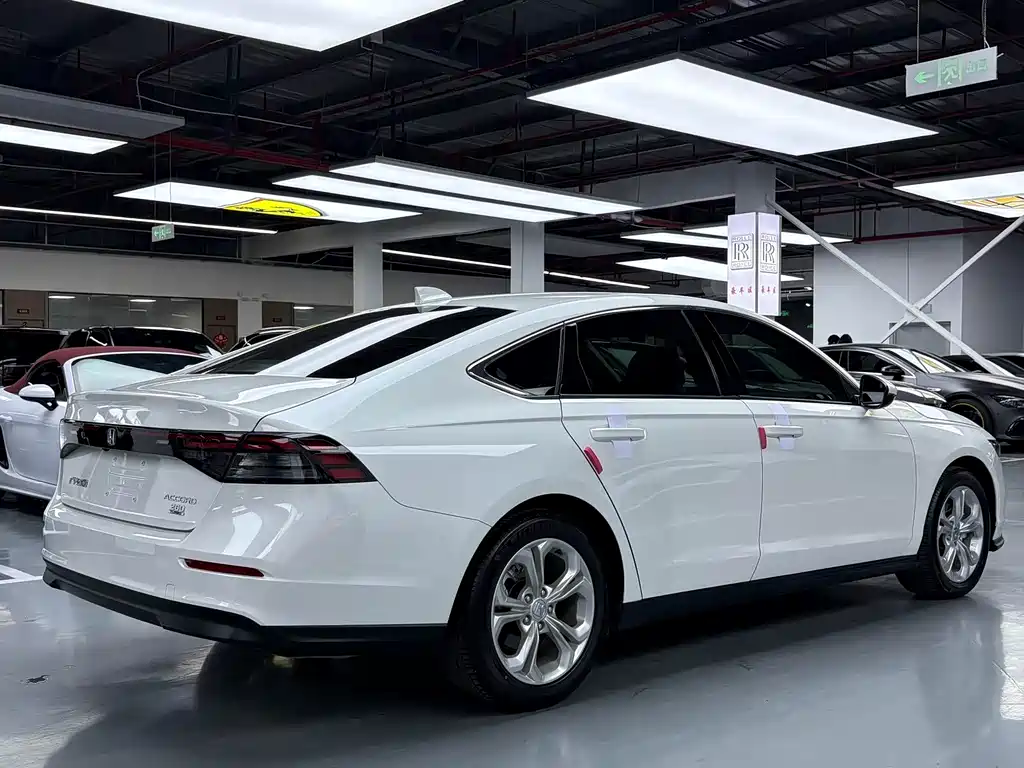 Honda Accord 2023 — фото 16
