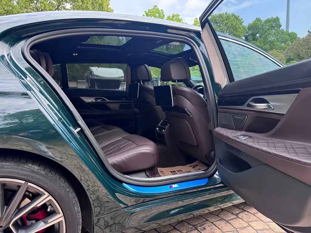 BMW 7 Series 2019 — фото 13