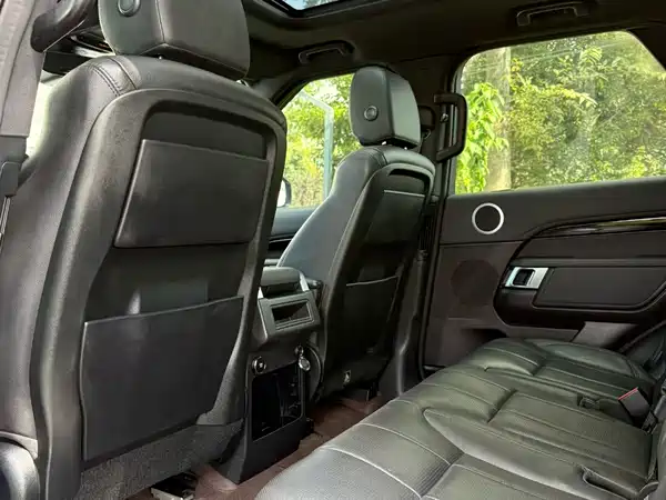 Land Rover Discovery 2018