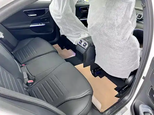Mercedes-Benz C-Class 2023 — фото 16