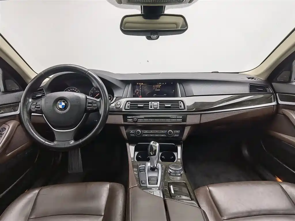 BMW 5 Series 2016 — фото 5