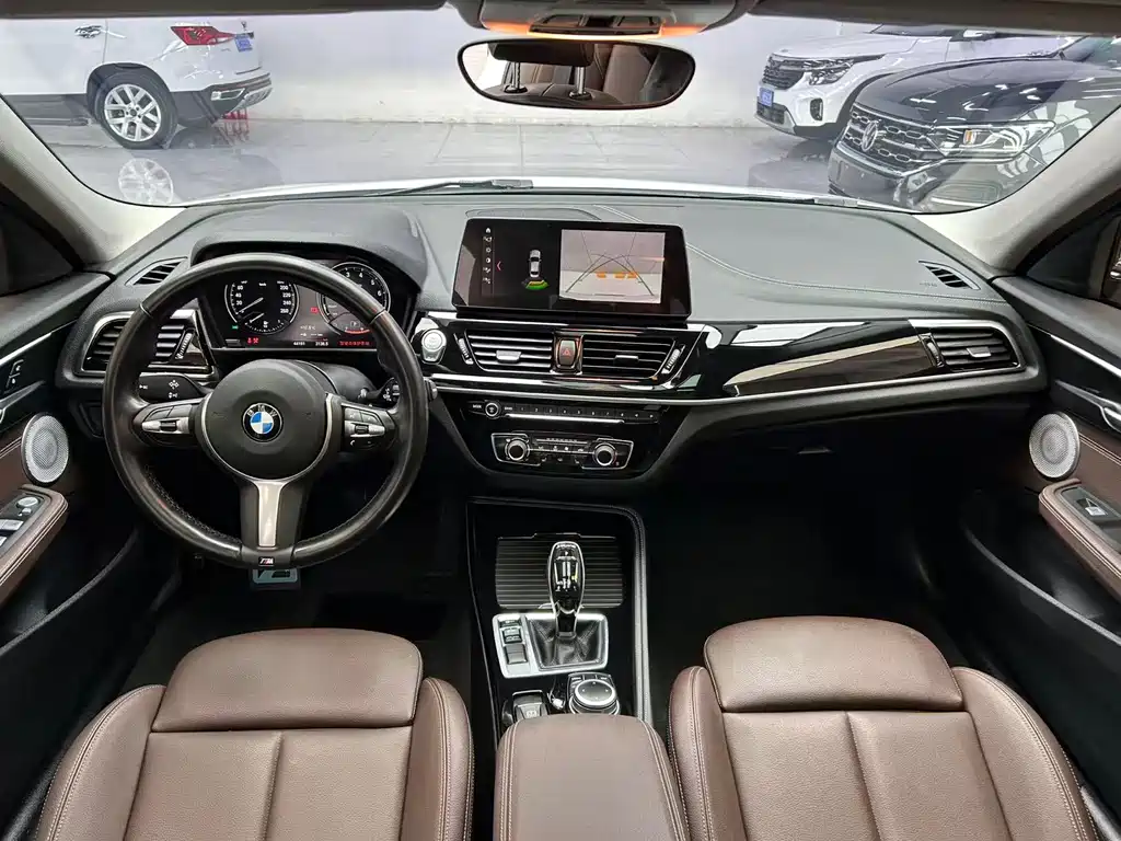 BMW 1 Series 2022 — фото 17