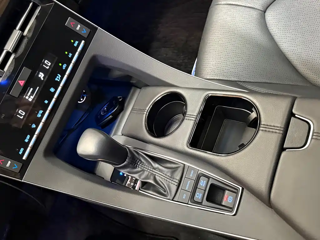 Toyota Avalon 2021 — фото 17