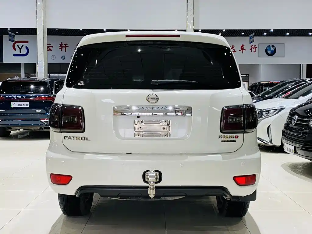 Nissan Patrol 2018 — фото 16