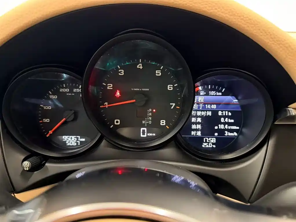 Porsche Macan 2015 — фото 19