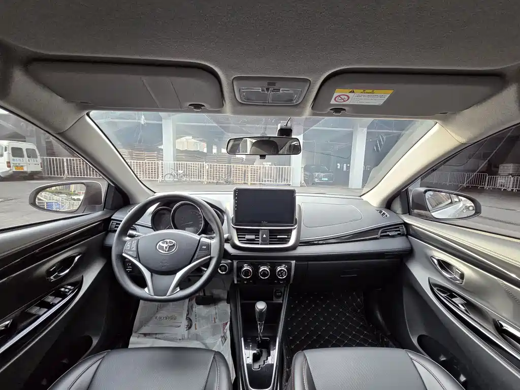 Toyota Yaris L 2023 — фото 14