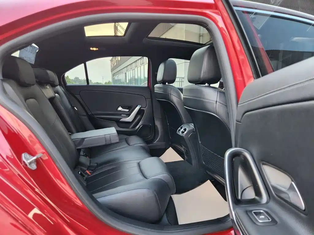 Mercedes-Benz A-Class 2021 — фото 16