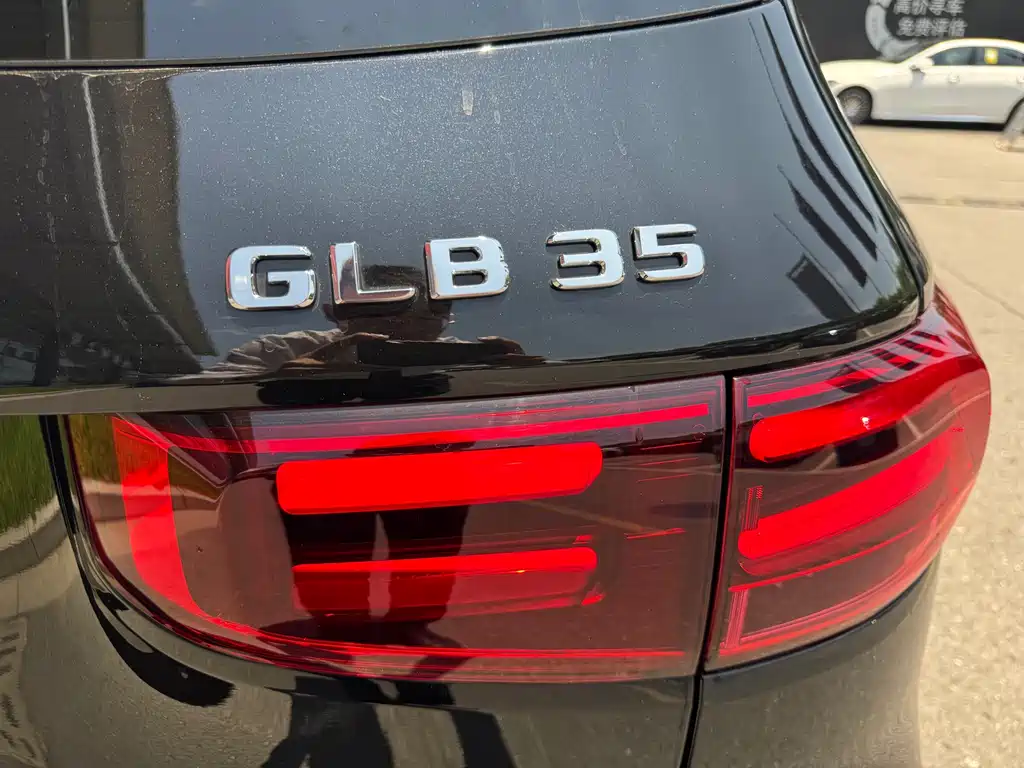 Mercedes-Benz GLB AMG 2025 — фото 21