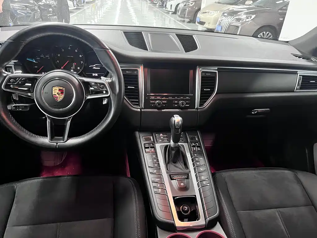 Porsche Macan 2015 — фото 14
