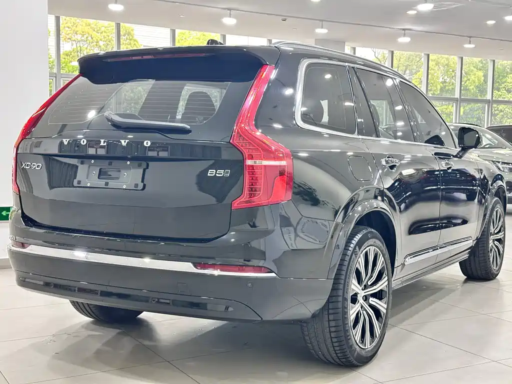 Volvo XC90 2023 — фото 5
