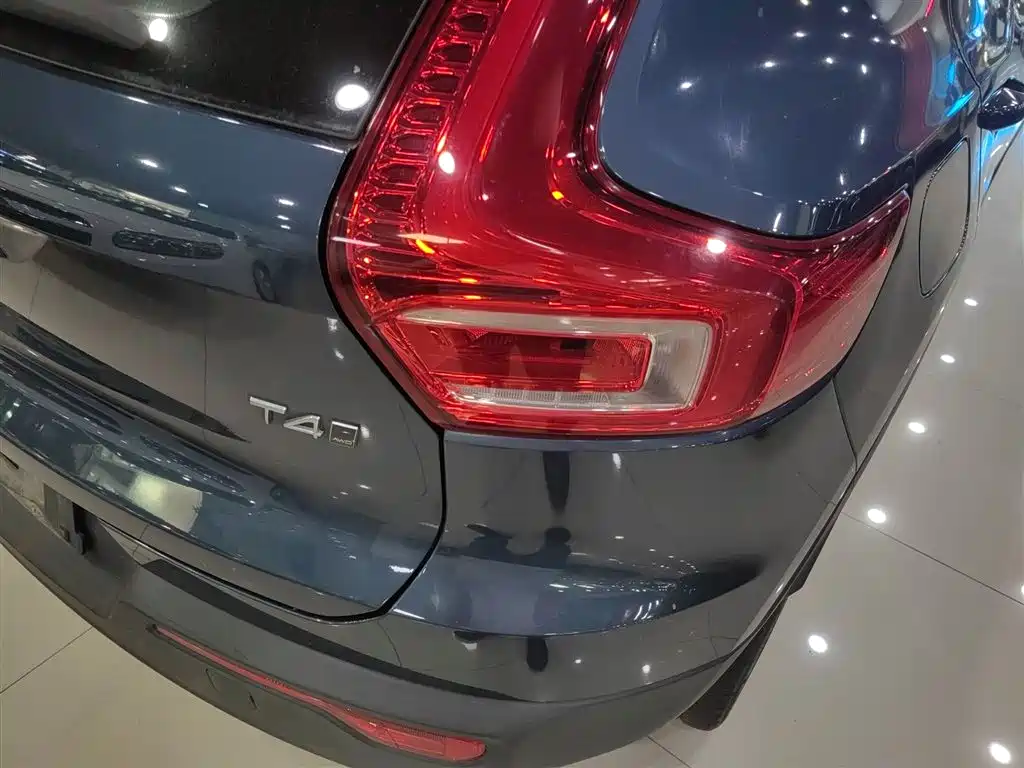 Volvo XC40 2020 — фото 24