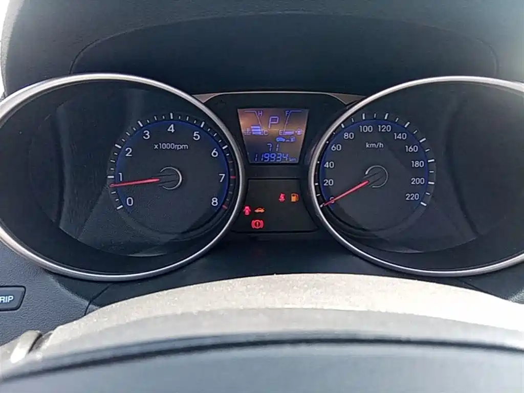 Hyundai ix35 2015 — фото 12