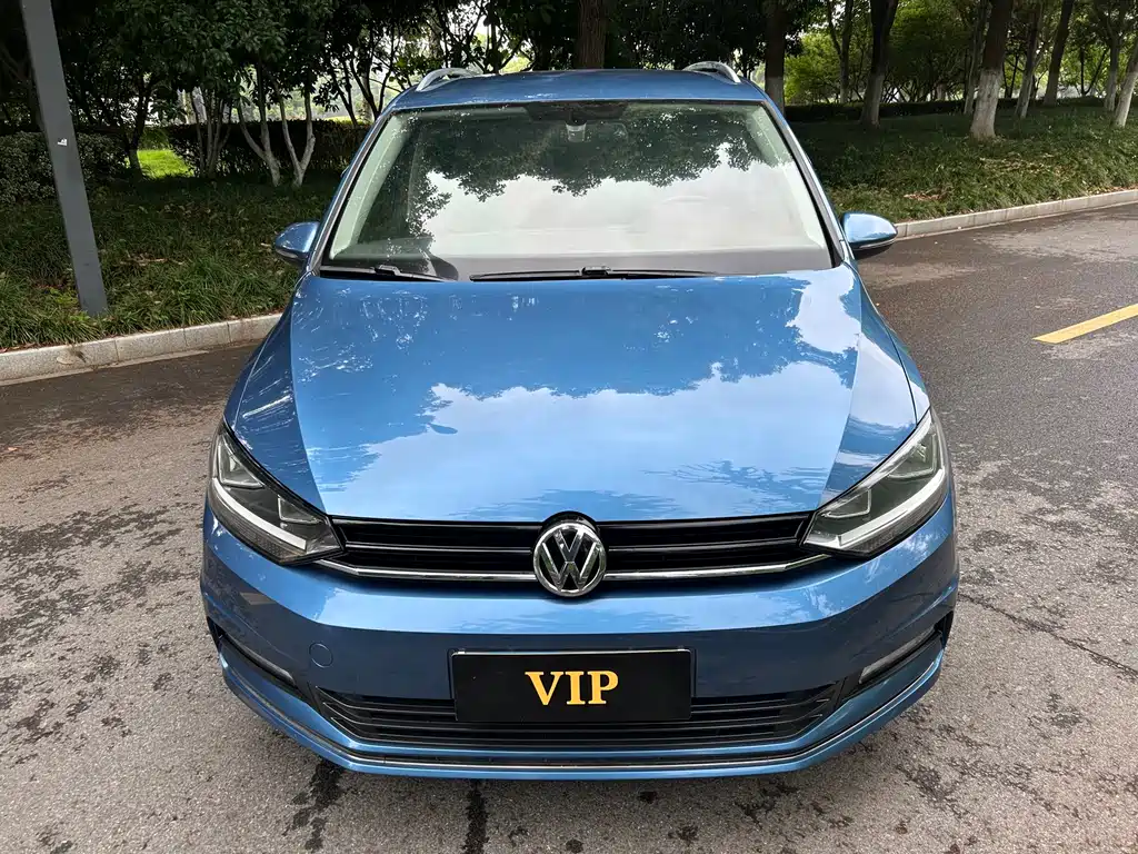 Volkswagen Touran 2017 — фото 3