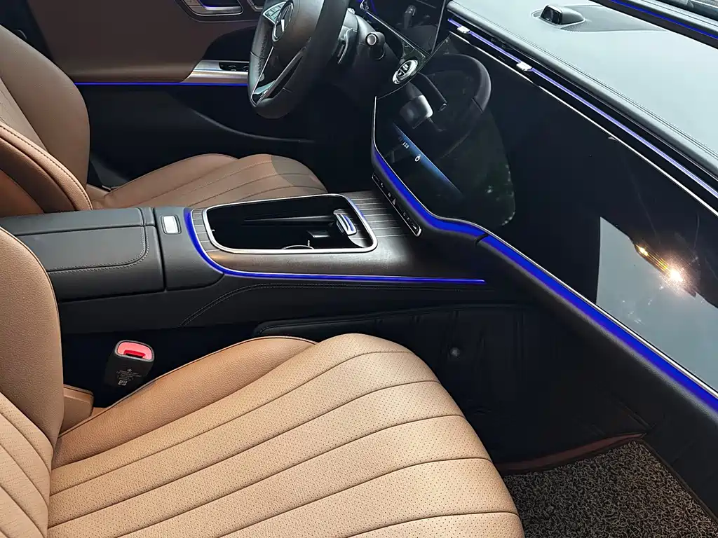 Mercedes-Benz E-Class 2025 — фото 11