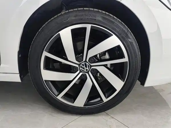 Volkswagen Sagitar 2024