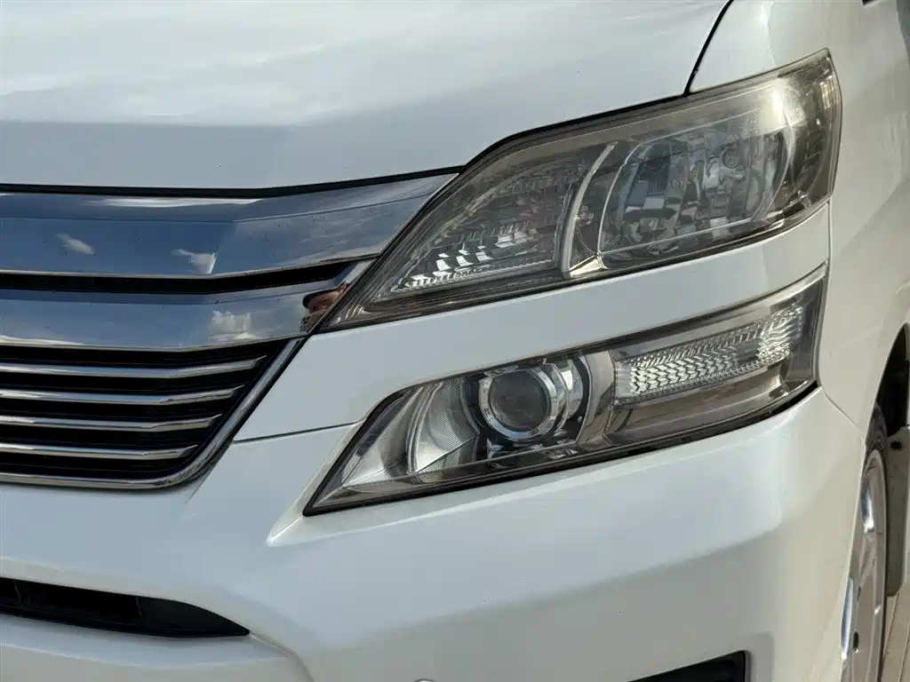 Toyota Alphard 2015 — фото 23