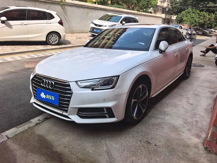 Audi A4L 2019