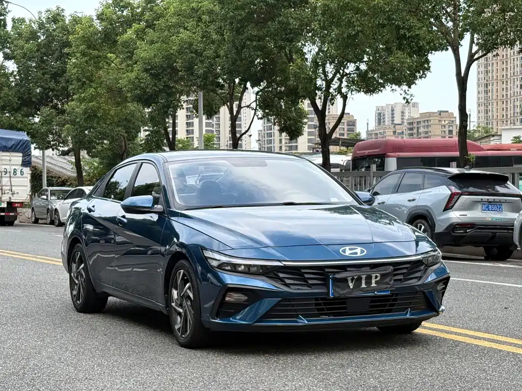 Hyundai Elantra 2024