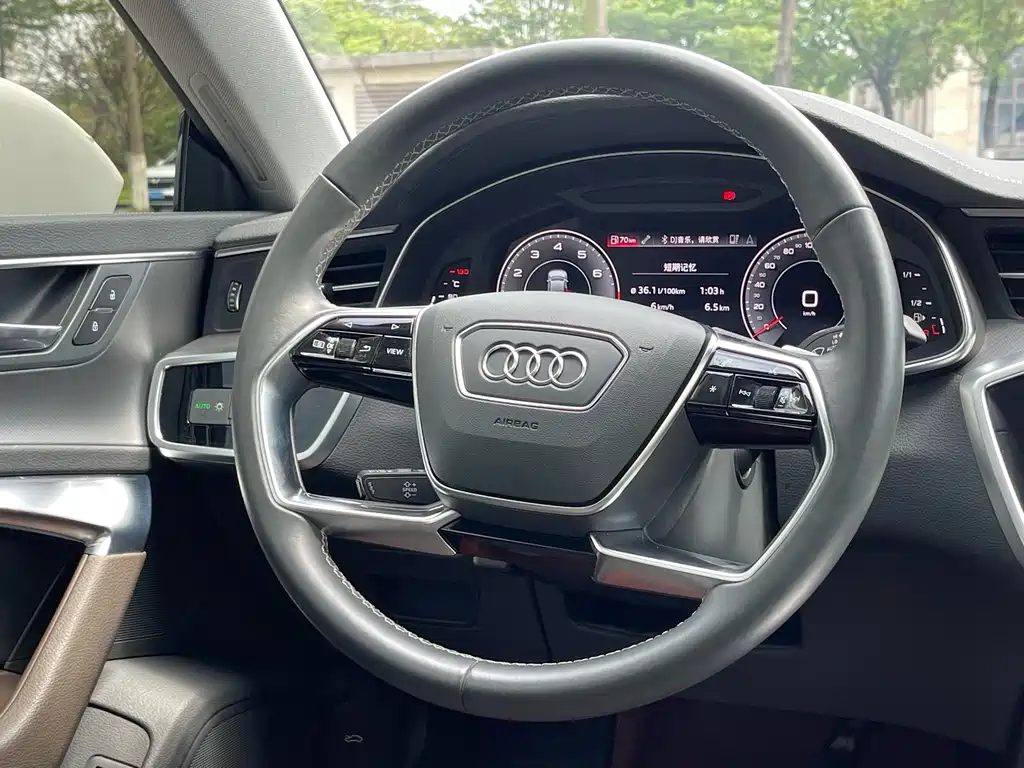 Audi A7L 2023 — фото 18