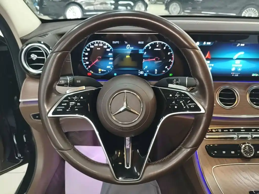 Mercedes-Benz E-Class 2021 — фото 11