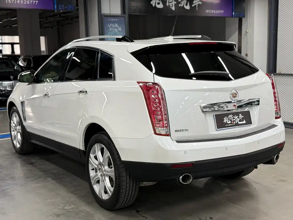 Cadillac SRX 2015 — фото 6