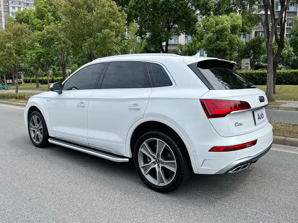Audi Q5L 2023 — фото 8