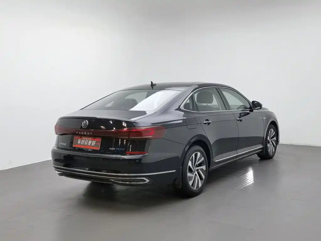 Volkswagen Passat Plug-In Hybrid 2023 — фото 2