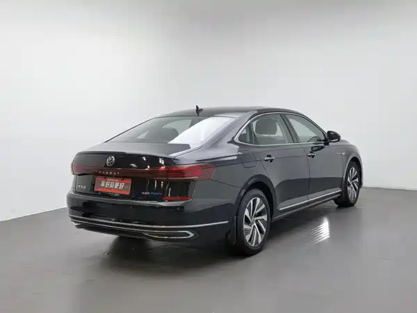 Volkswagen Passat Plug-In Hybrid 2023