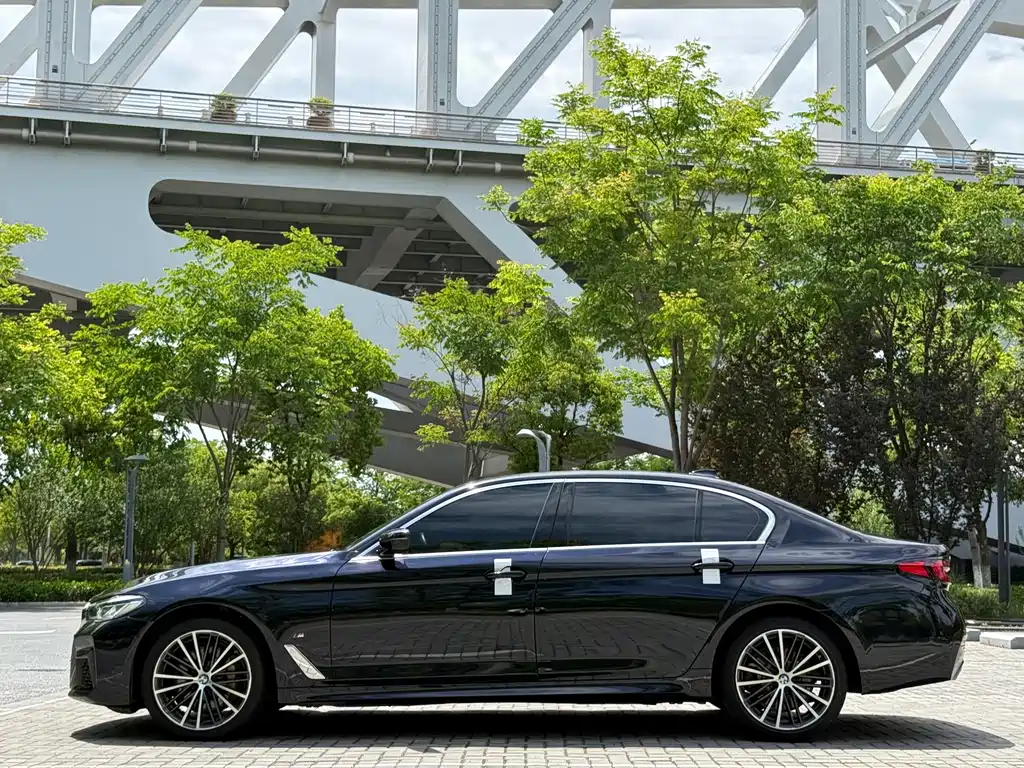 BMW 5 Series 2023