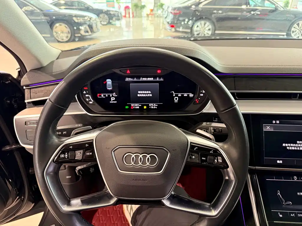 Audi A8 2021 — фото 12