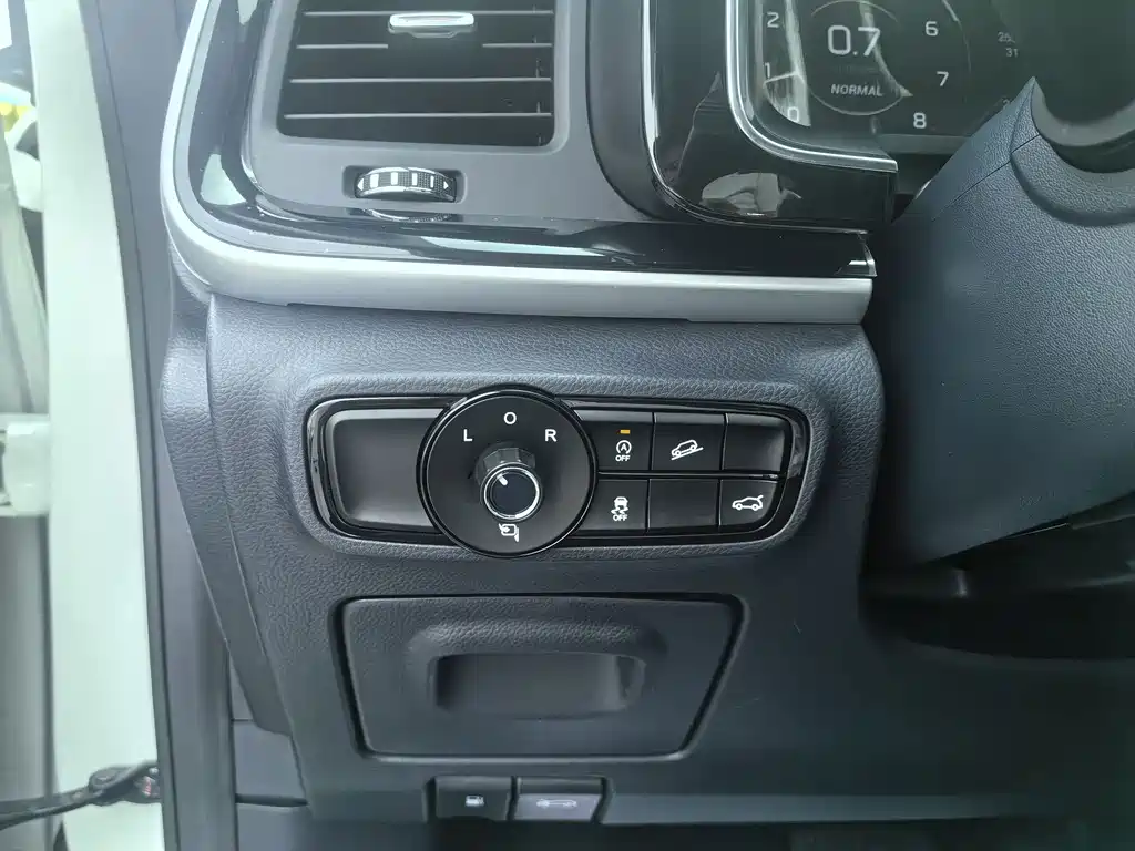 GAC Trumpchi M8 2022 — фото 12