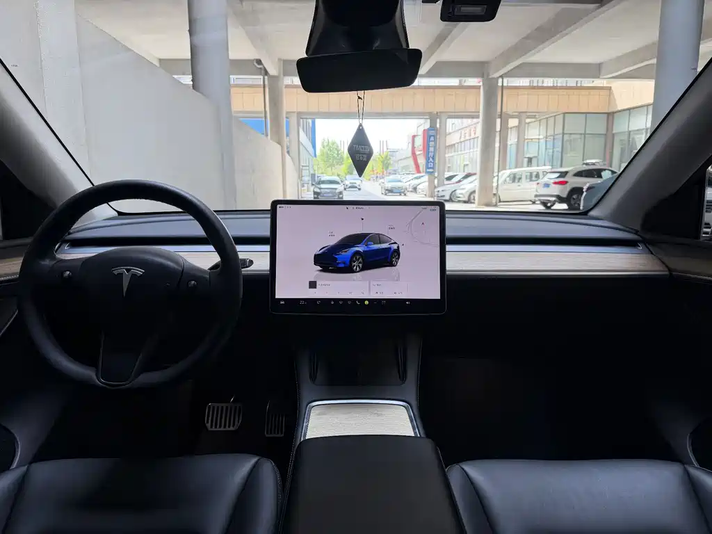 Tesla Model Y 2022 — фото 11