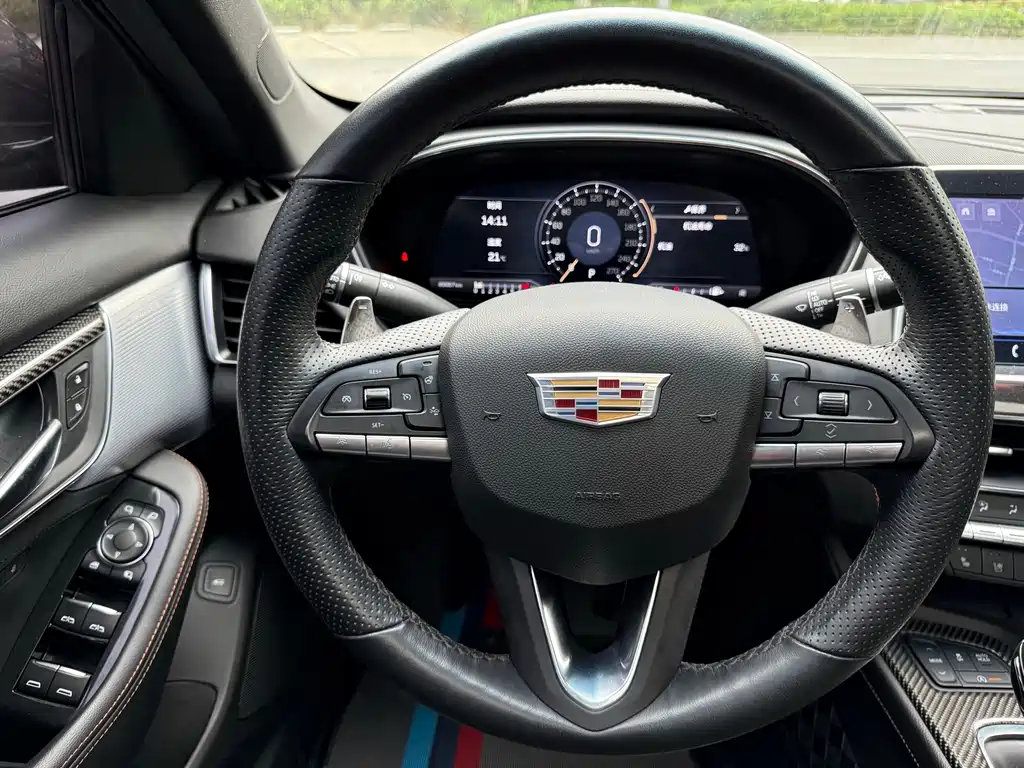 Cadillac CT5 2024 — фото 15