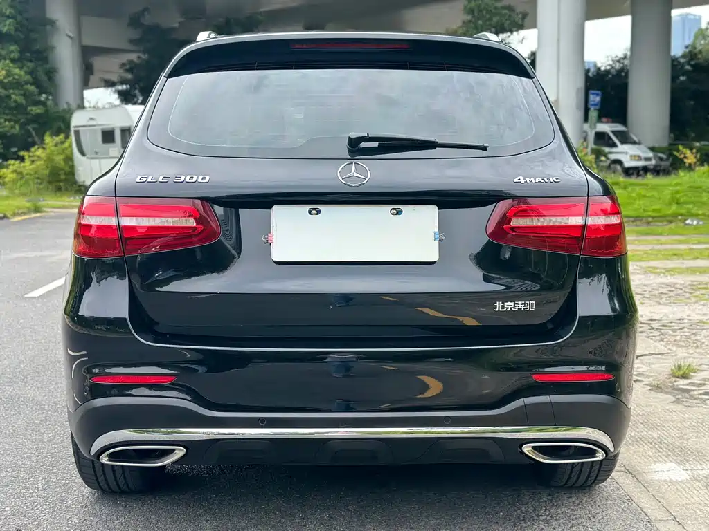 Mercedes-Benz GLC 2017 — фото 13