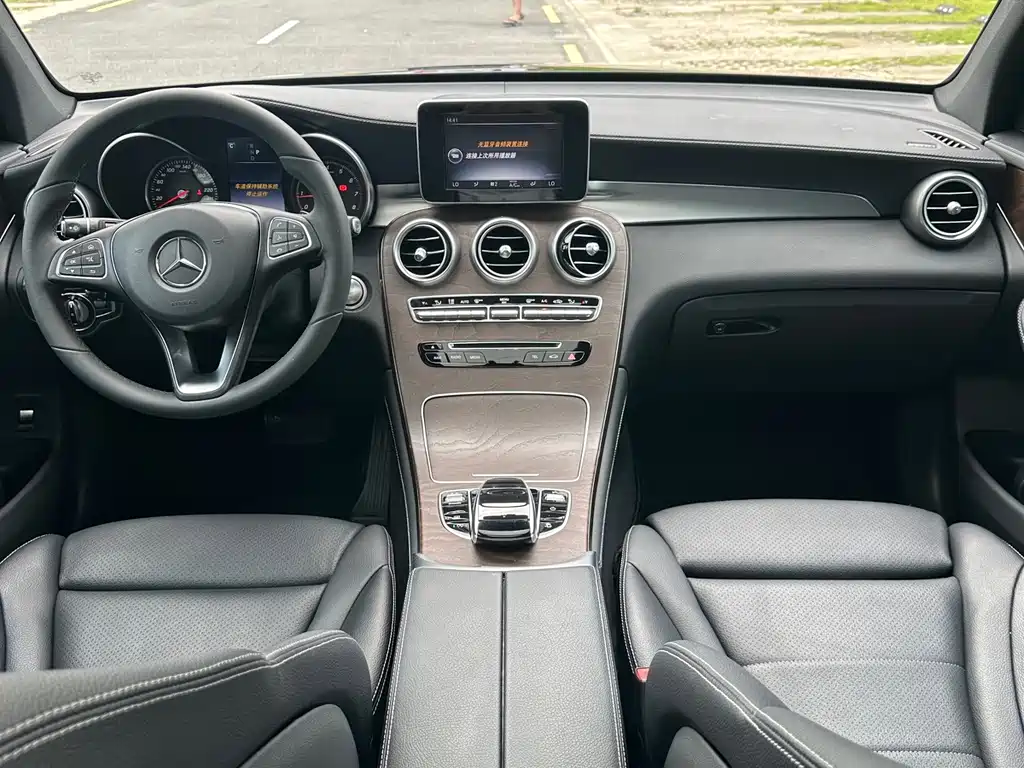 Mercedes-Benz GLC 2017 — фото 9