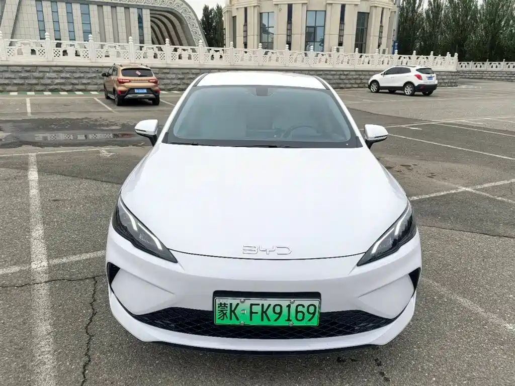 BYD Seal 05 DM-i 2025 — фото 1